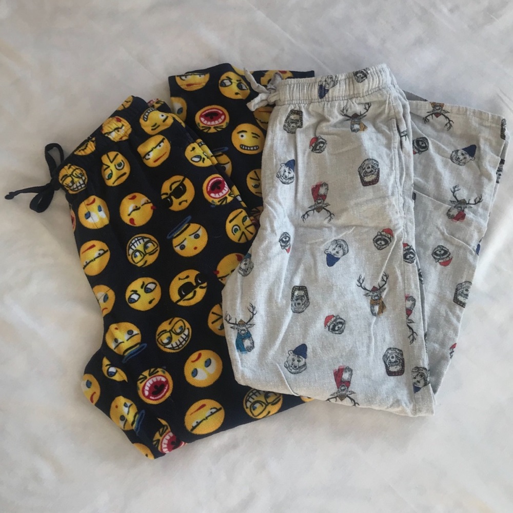 Bundle of 2 Men’s Pajama Pants - Size Medium